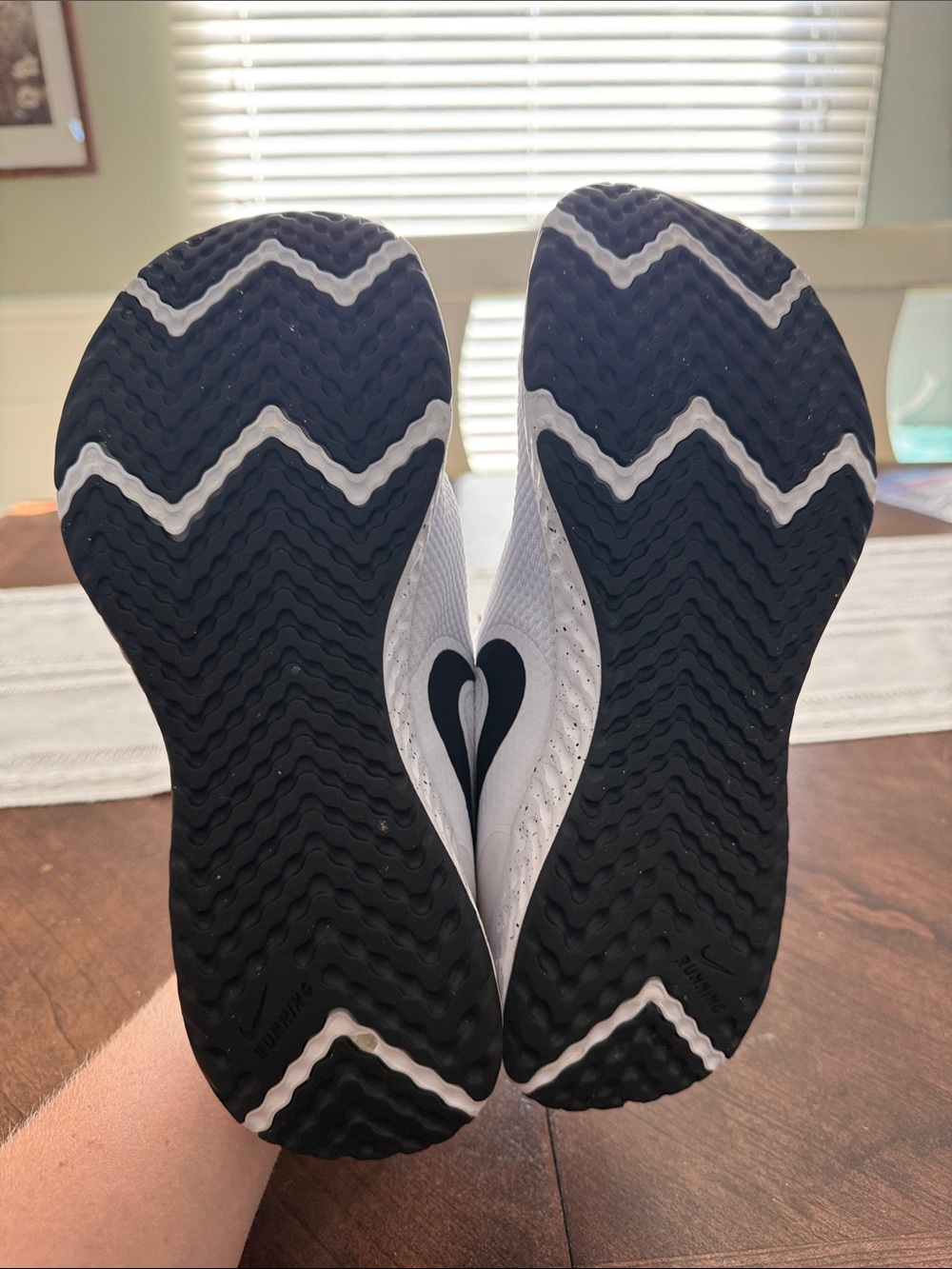 Women’s Nike Revolution Running Shoes - Picture 3 of 4